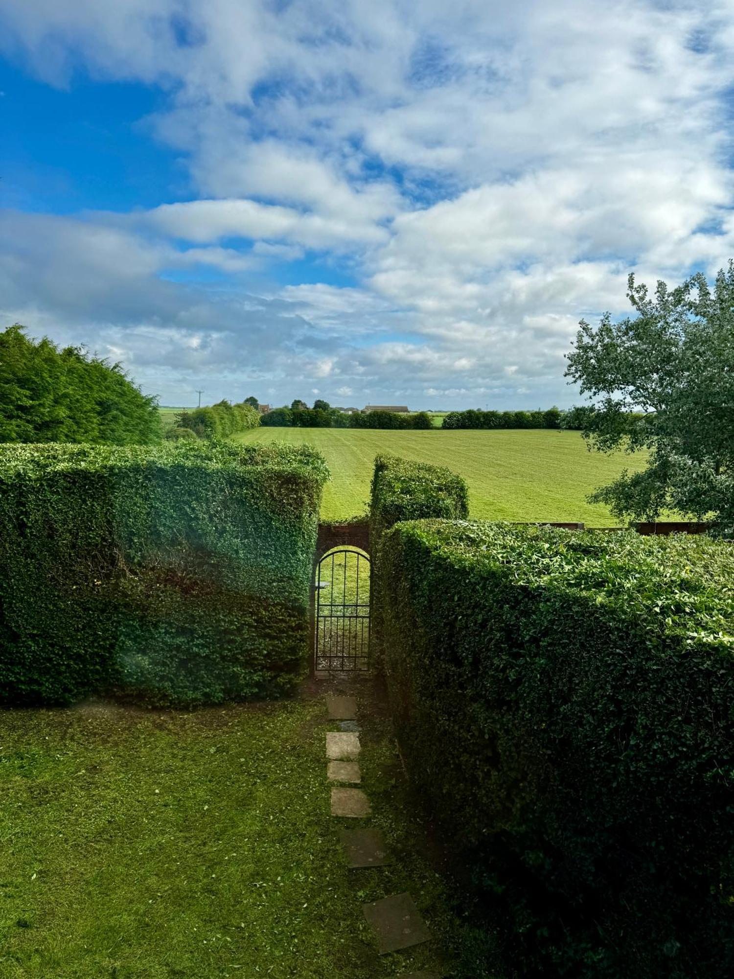 Luxury Isla Cottages, Bourne! Dog-Friendly, Countryside Views, Garden, Parking, 5Mins Pubs - Family Holiday Quarto foto